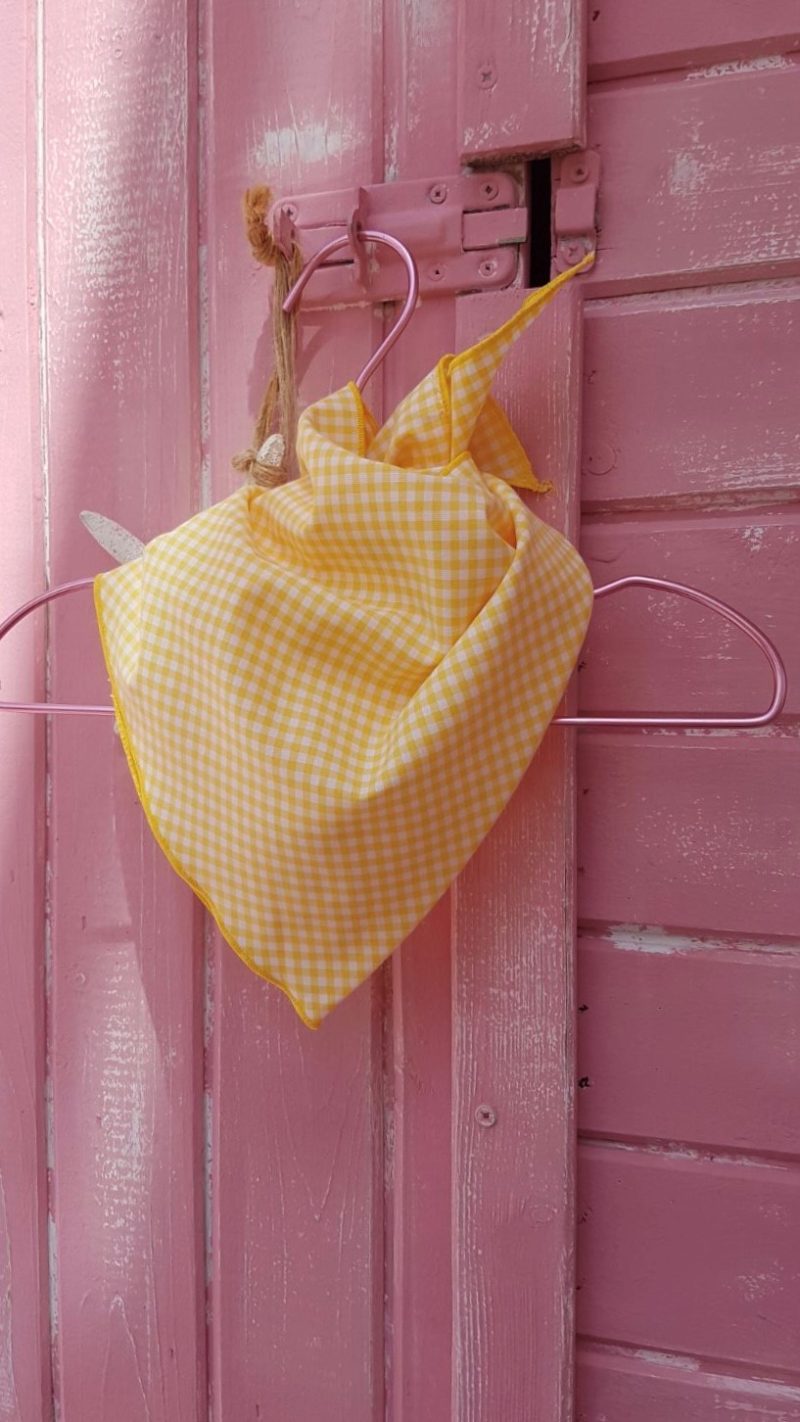 Pañoleta vichy amarillo