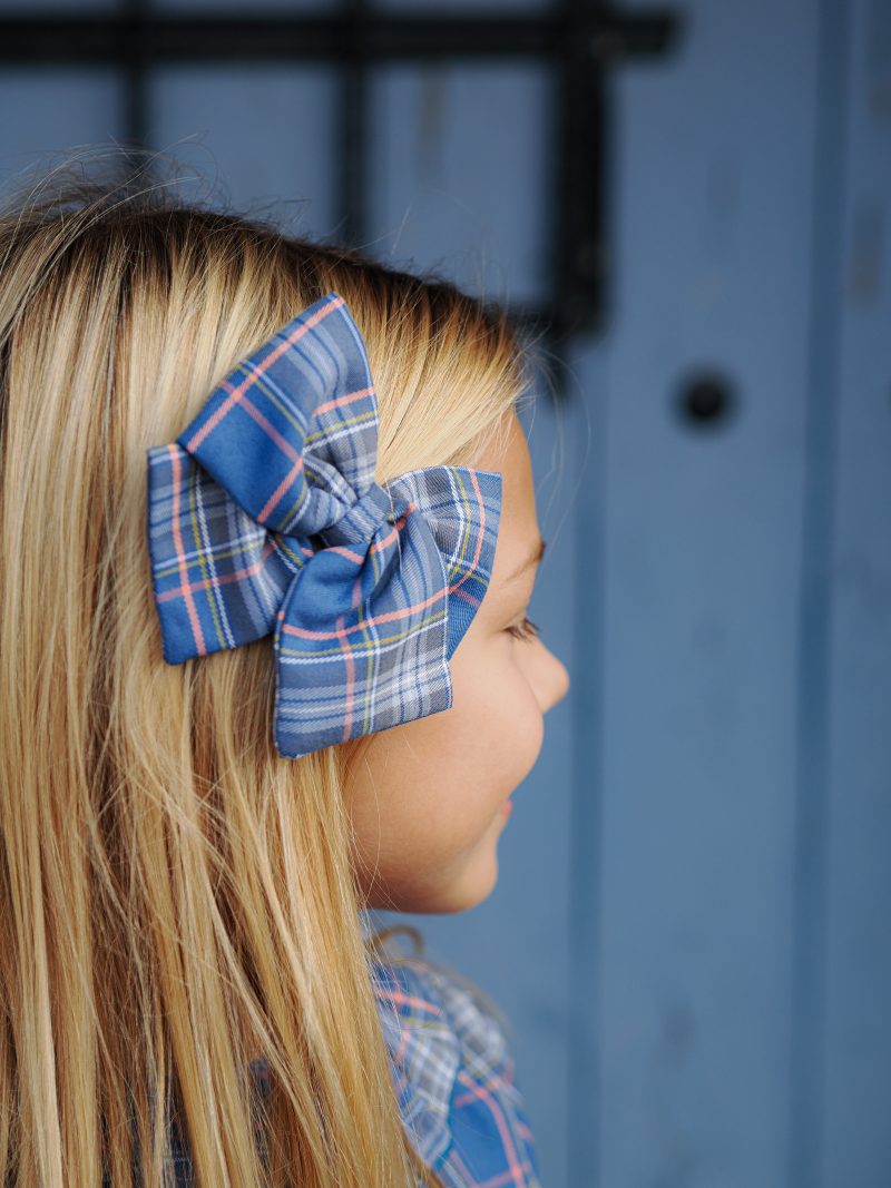 Lazo tartan azul y coral