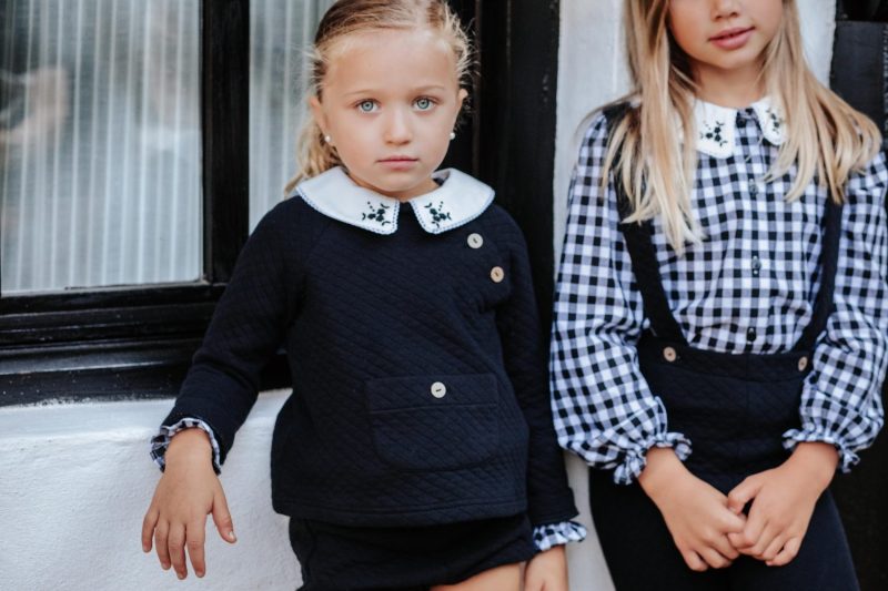 Blusa vichy negro cuello bordado